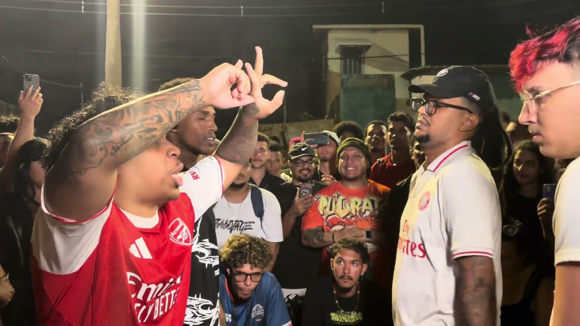 Resposta e improviso afiado de MC